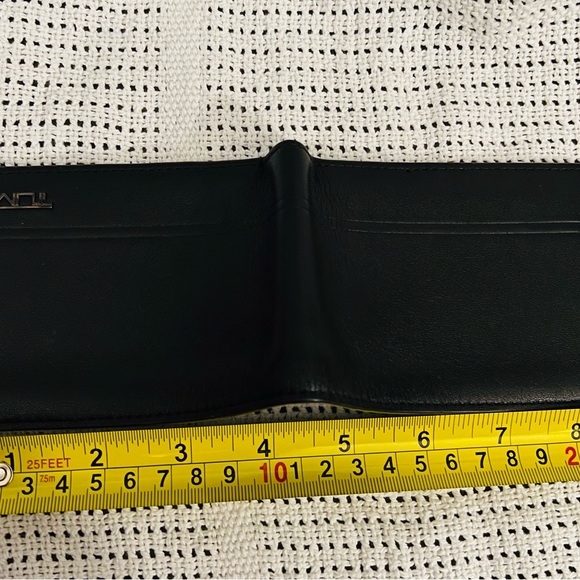 TUMI Nassau mens wallet - Picture 9 of 11
